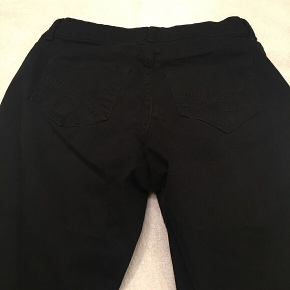 Riders Black size 6 capris embroidered pockets zippered button 5 pockets - Picture 2 of 10